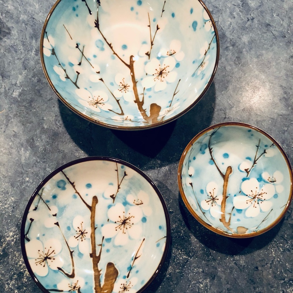 Chinese flower bowl set